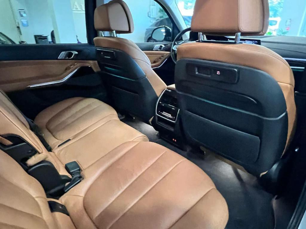 2019 BMW X7 Image 31