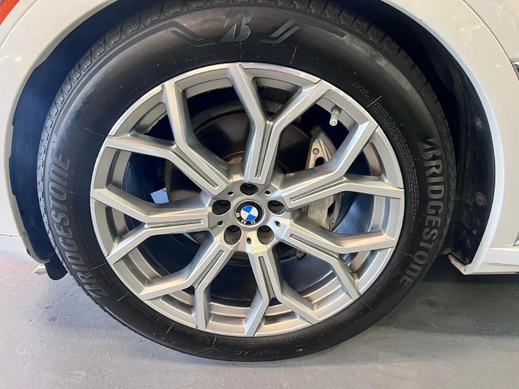2019 BMW X7 Image 41