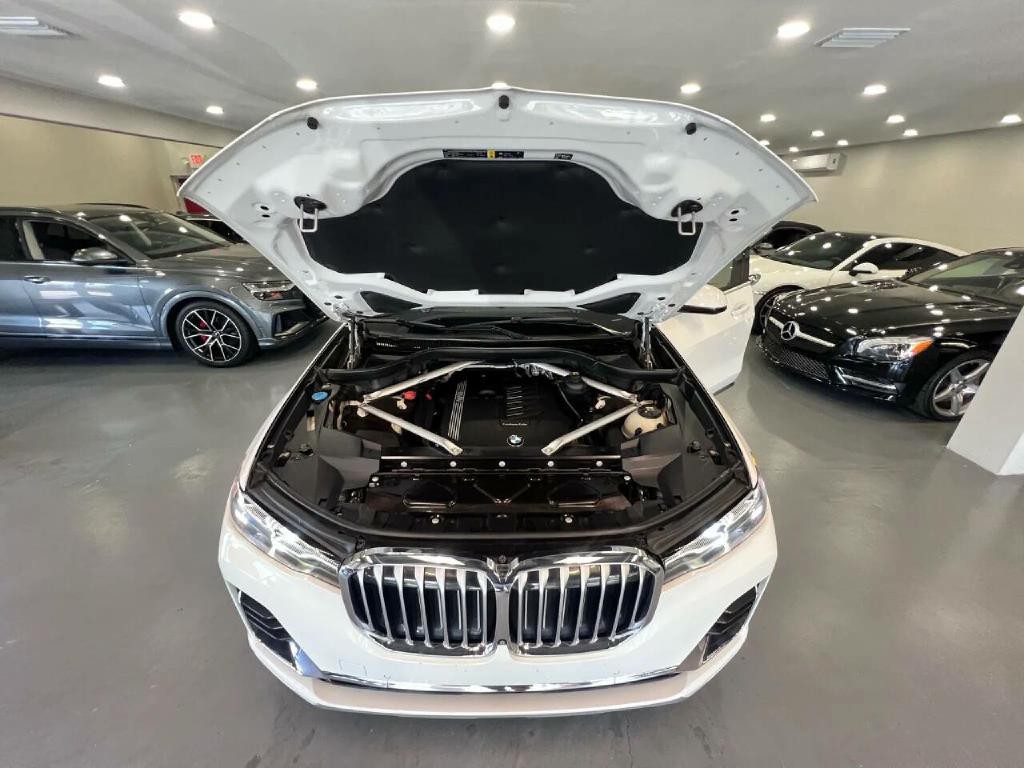 2019 BMW X7 Image 42