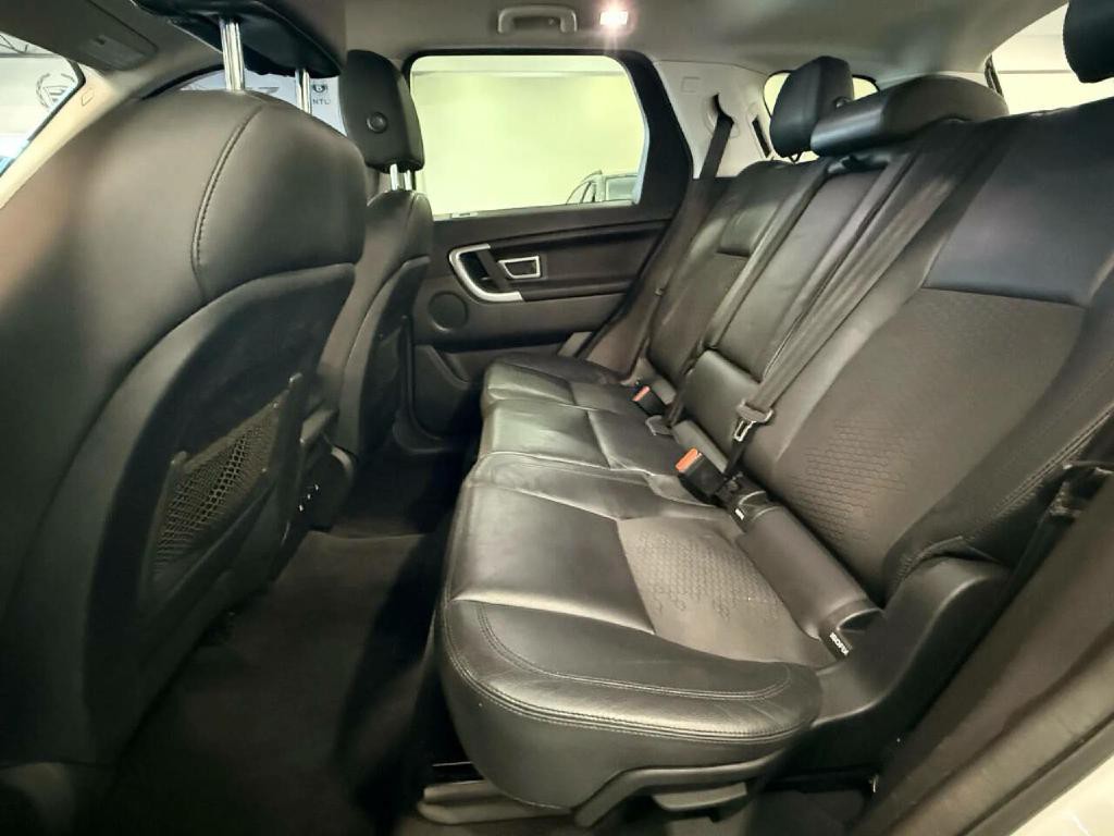 2017 Land Rover Discovery Sport Image 11