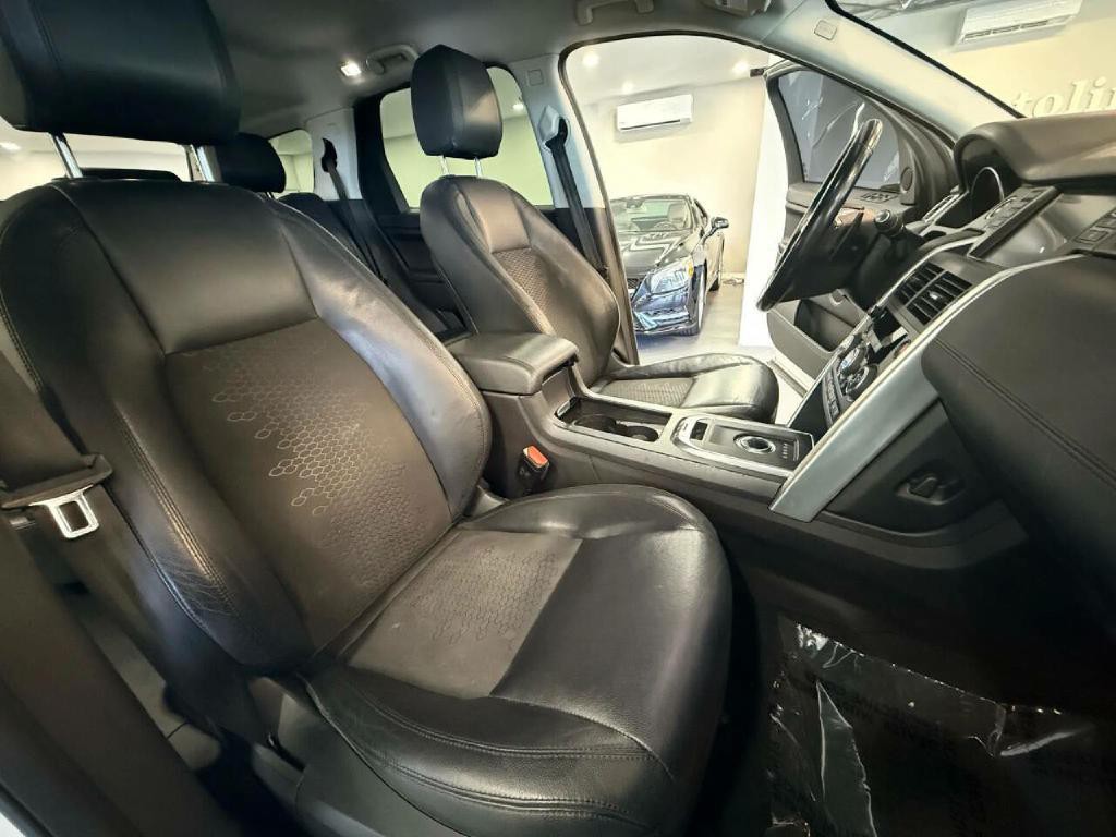 2017 Land Rover Discovery Sport Image 14