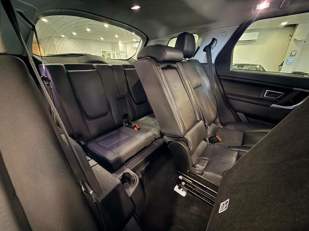 2017 Land Rover Discovery Sport Image 16