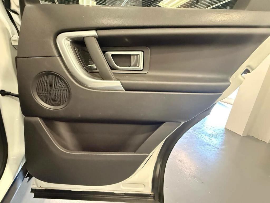 2017 Land Rover Discovery Sport Image 29