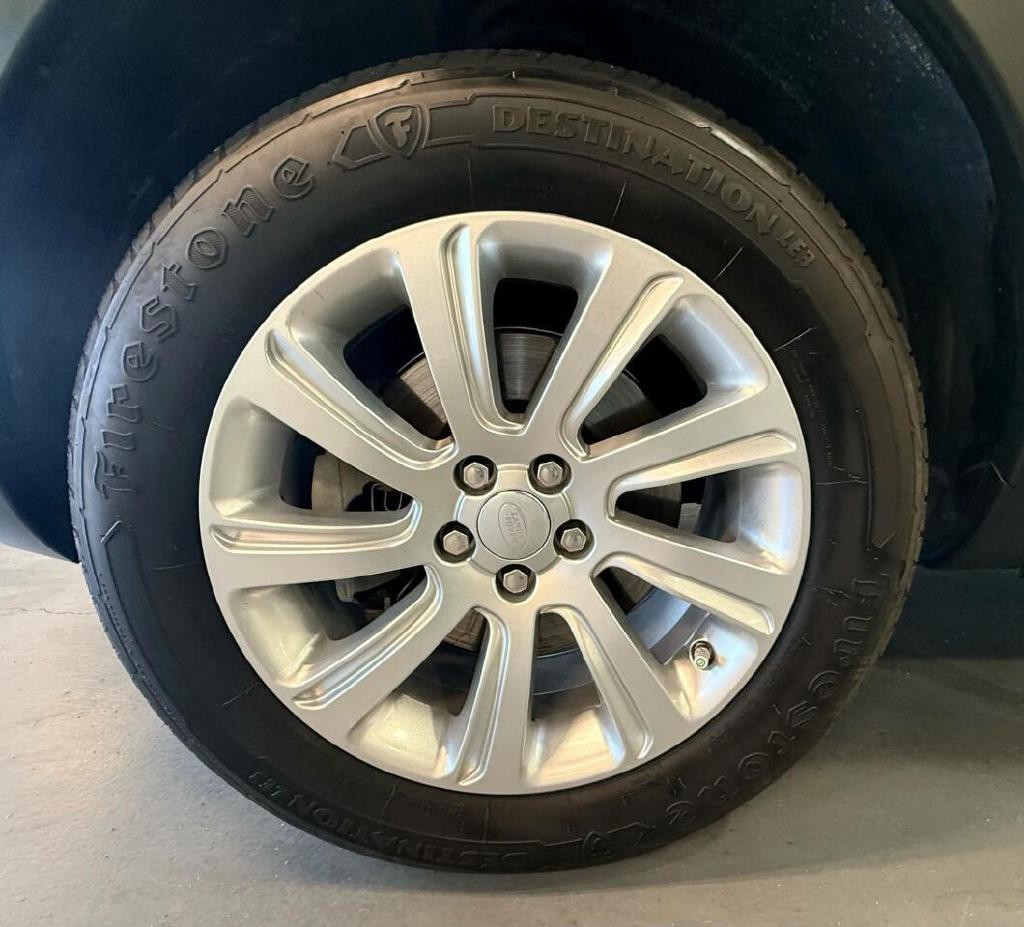 2017 Land Rover Discovery Sport Image 36