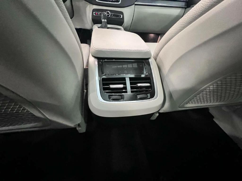 2020 Volvo XC90 Image 14