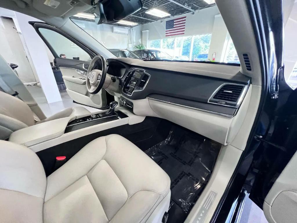 2020 Volvo XC90 Image 30