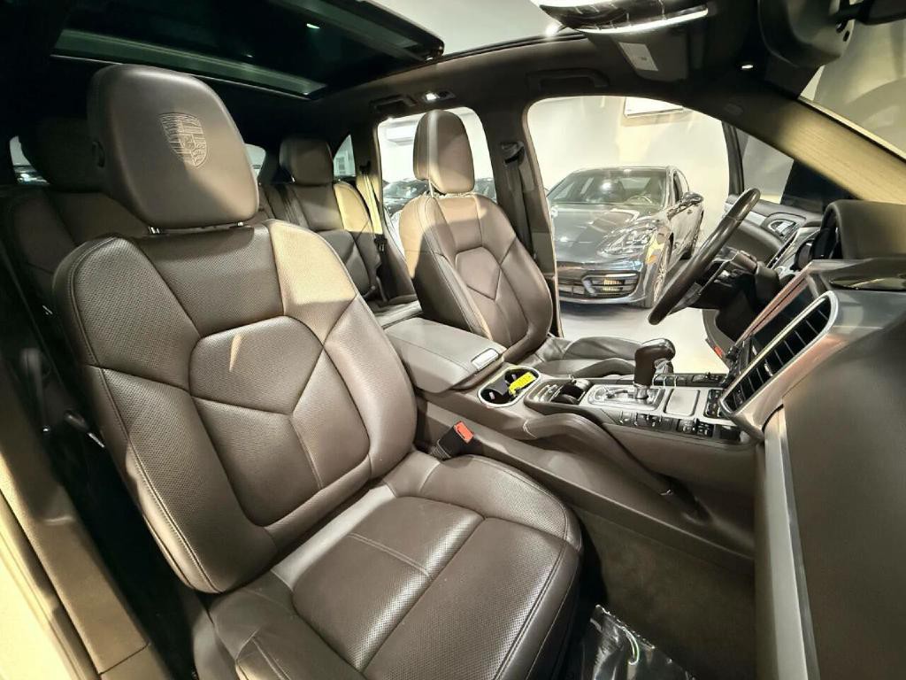 2017 Porsche Cayenne Image 15