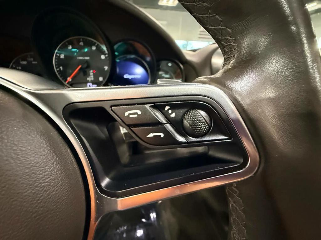 2017 Porsche Cayenne Image 24