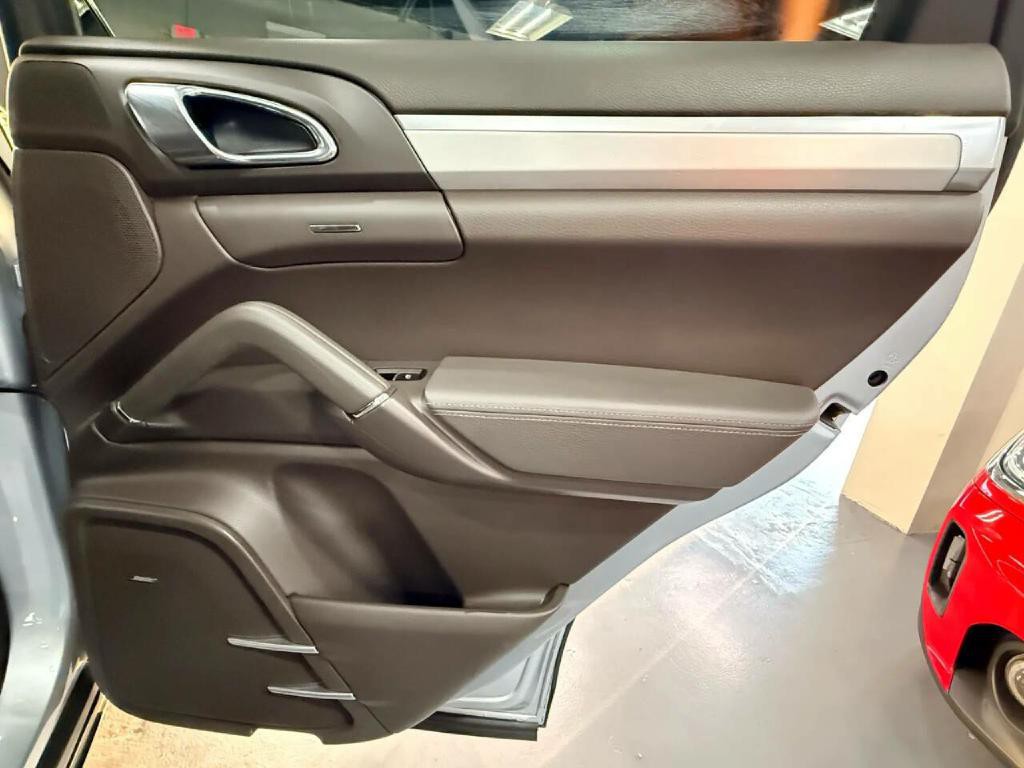 2017 Porsche Cayenne Image 26