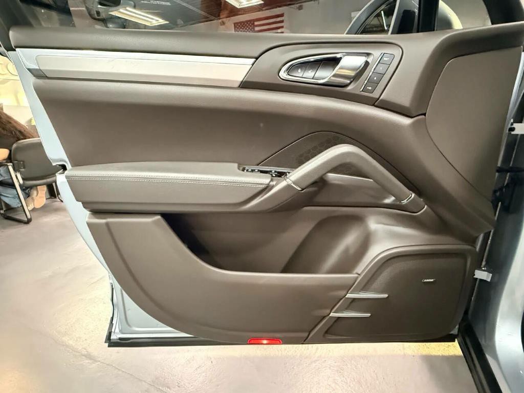 2017 Porsche Cayenne Image 28