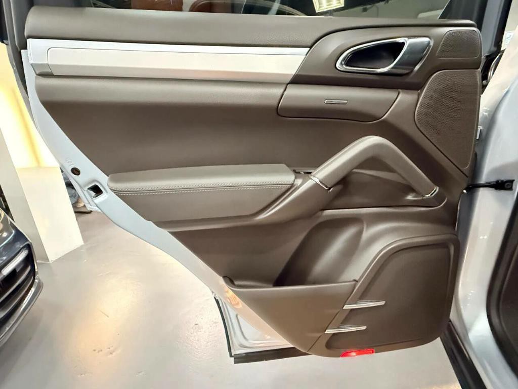 2017 Porsche Cayenne Image 29