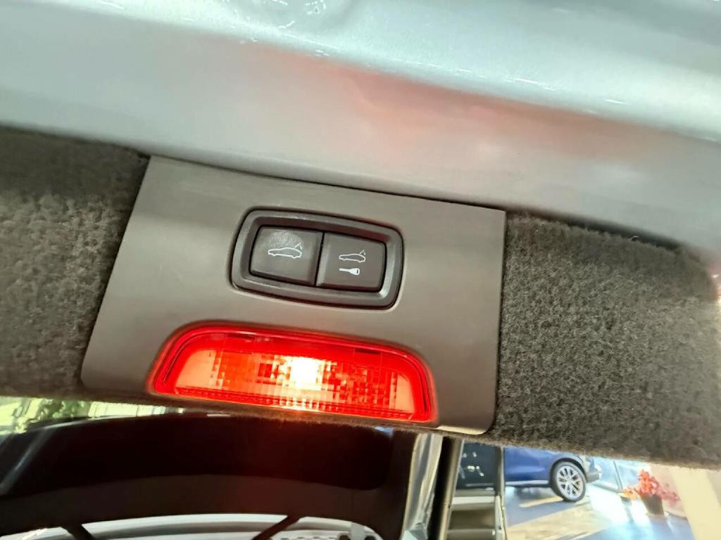 2017 Porsche Cayenne Image 37