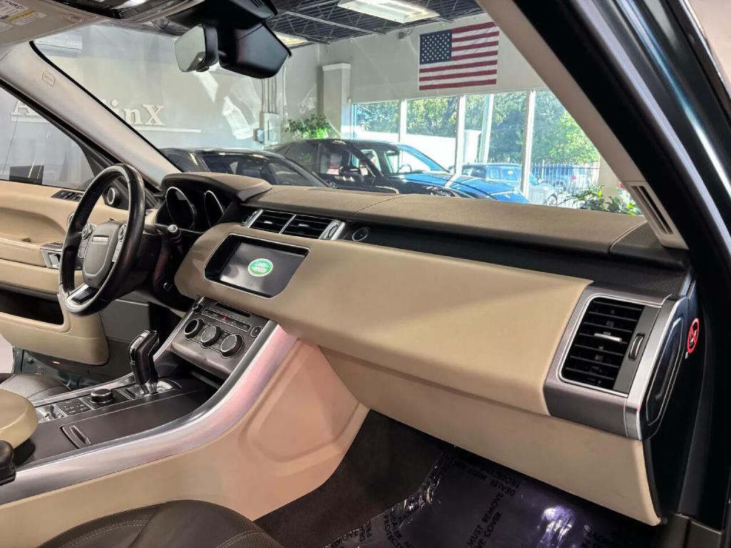 2017 Land Rover Range Rover Sport Image 11