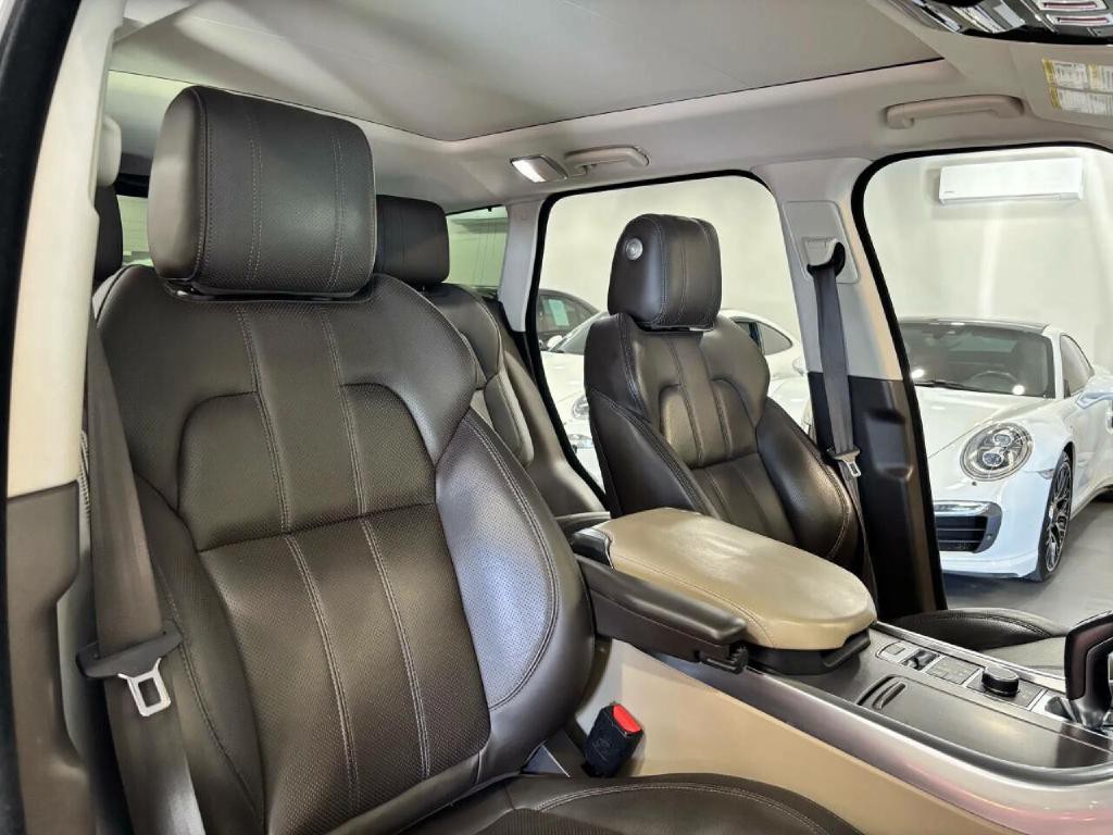 2017 Land Rover Range Rover Sport Image 23