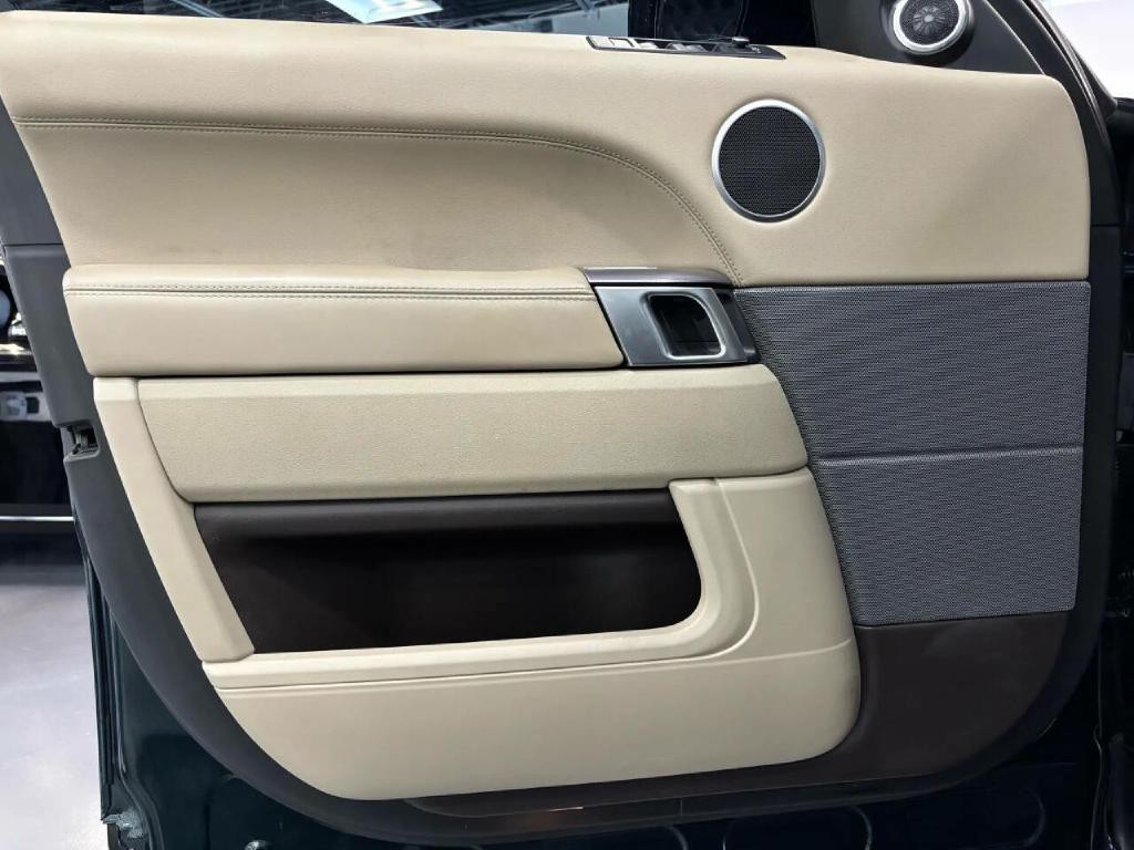 2017 Land Rover Range Rover Sport Image 40