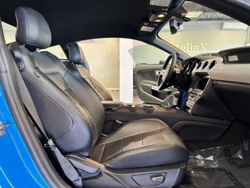 2017 Ford Mustang Image 18