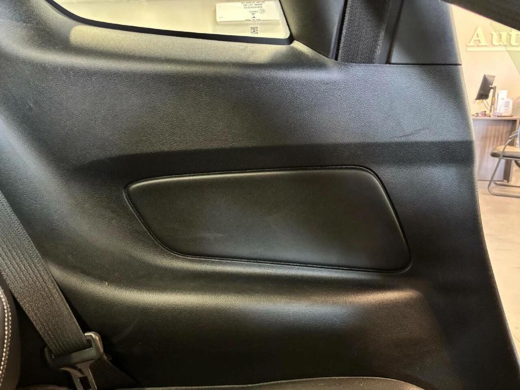 2017 Ford Mustang Image 36