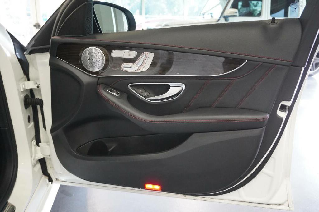 2018 Mercedes-Benz C-Class Image 28