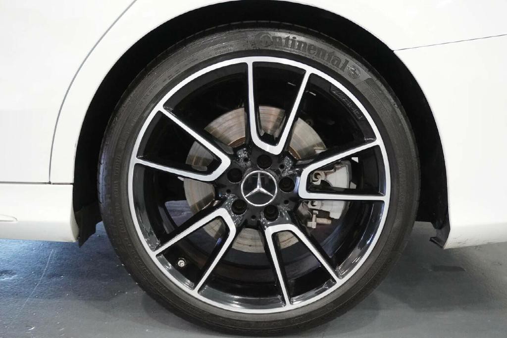 2018 Mercedes-Benz C-Class Image 31