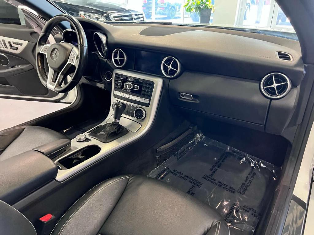 2015 Mercedes-Benz SLK-Class Image 15