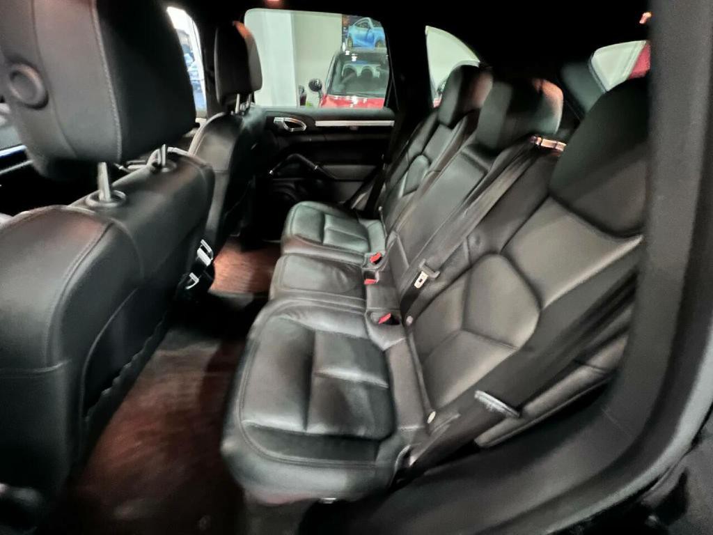 2016 Porsche Cayenne Image 11