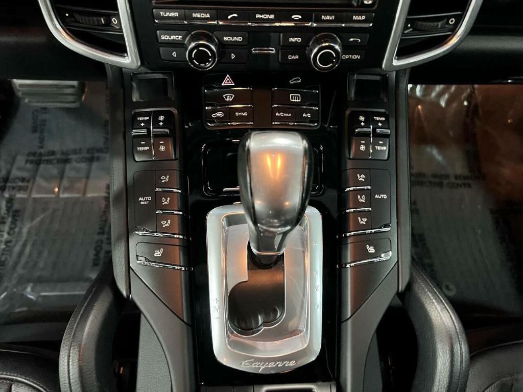 2016 Porsche Cayenne Image 18