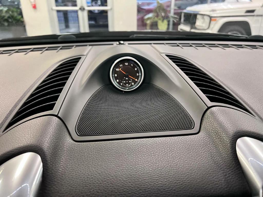 2016 Porsche Cayenne Image 21