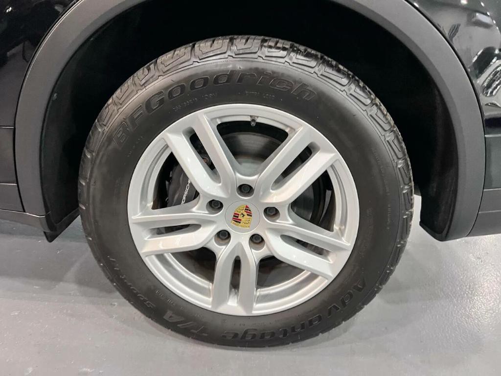 2016 Porsche Cayenne Image 35