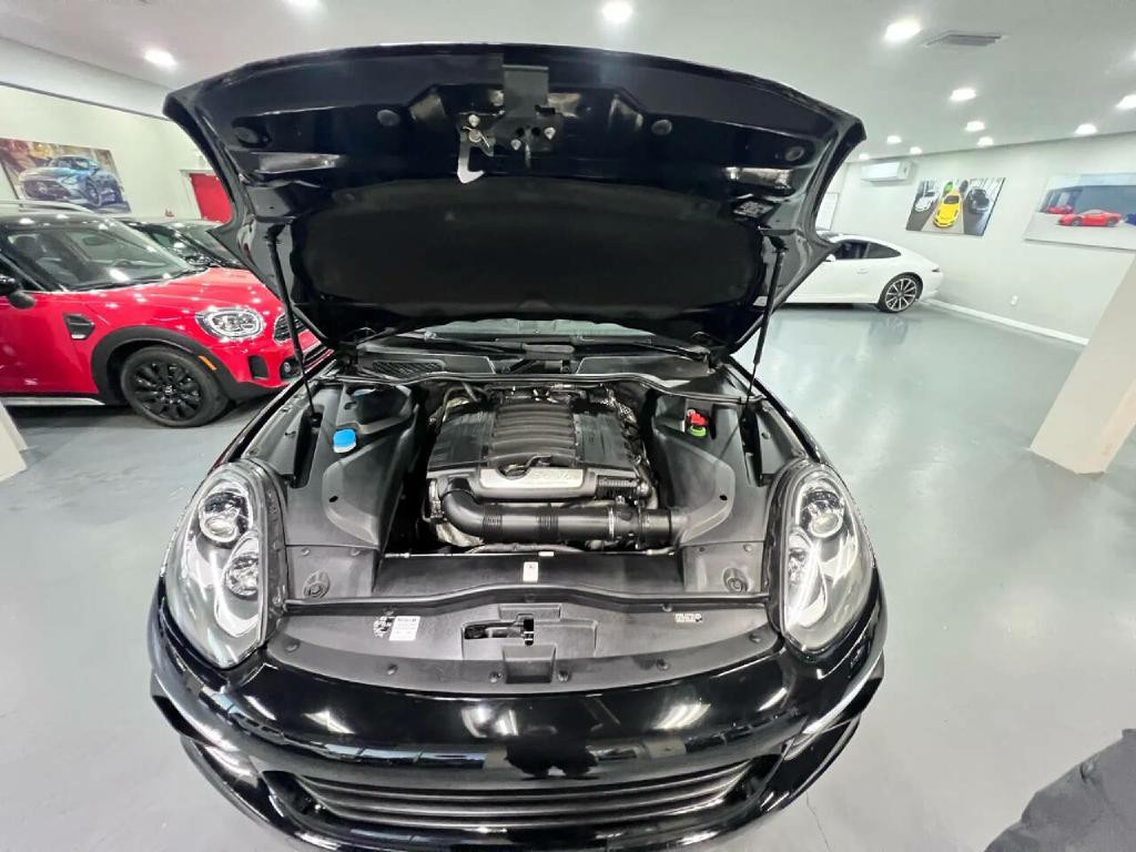 2016 Porsche Cayenne Image 37