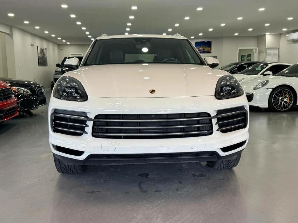 2019 Porsche Cayenne Image 2