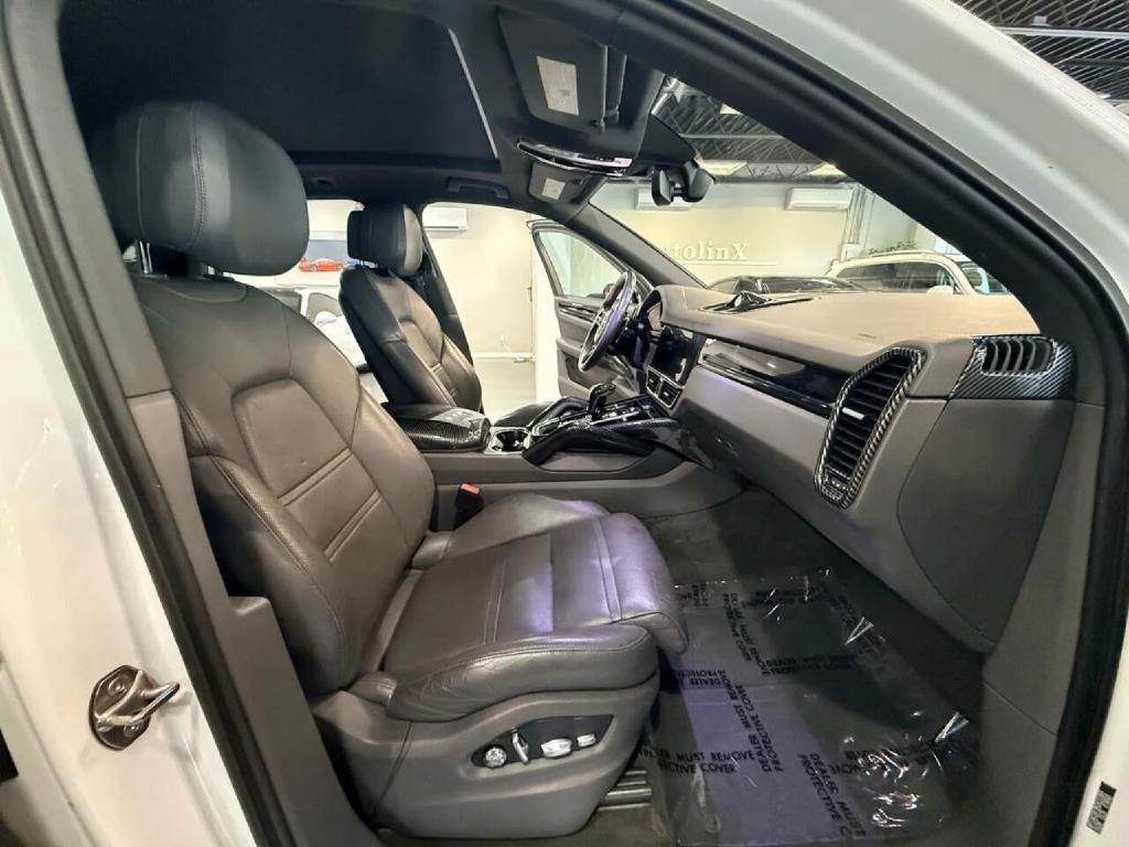 2019 Porsche Cayenne Image 16