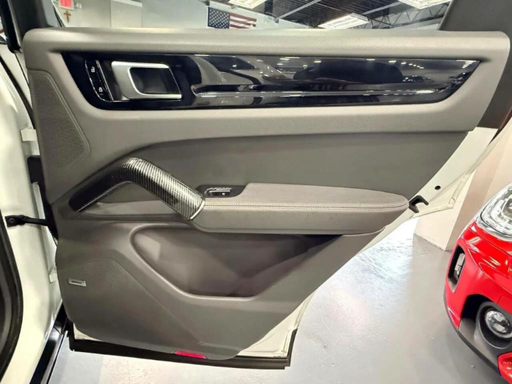 2019 Porsche Cayenne Image 41
