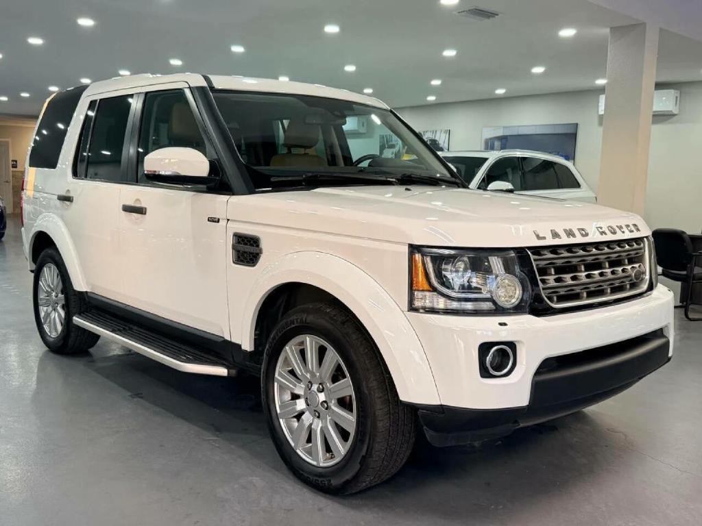 2016 Land Rover LR4 Image 1