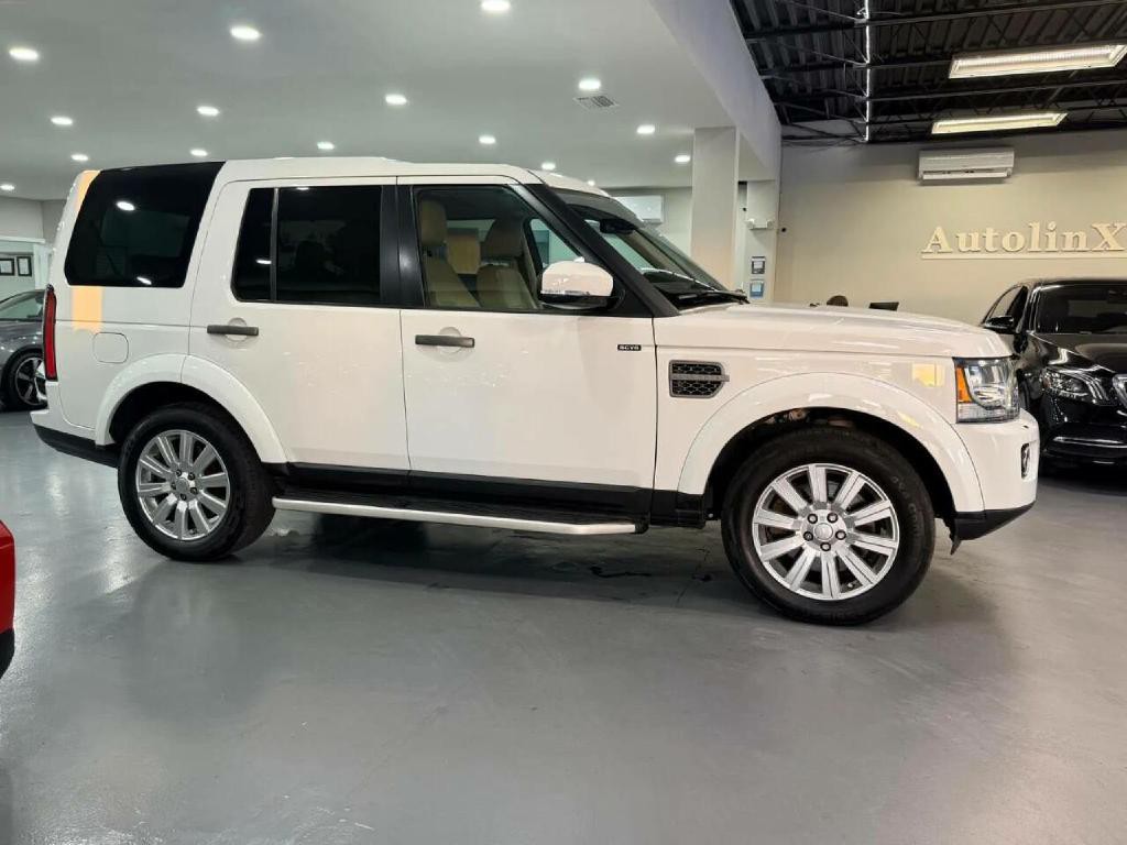 2016 Land Rover LR4 Image 2