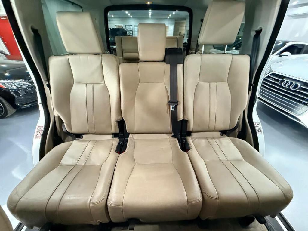 2016 Land Rover LR4 Image 15