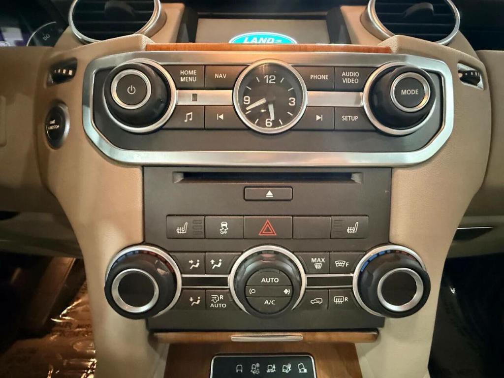 2016 Land Rover LR4 Image 21