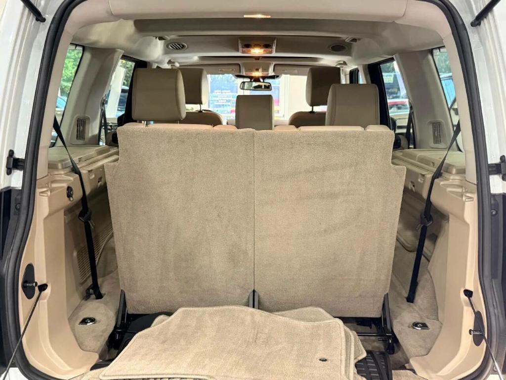 2016 Land Rover LR4 Image 41