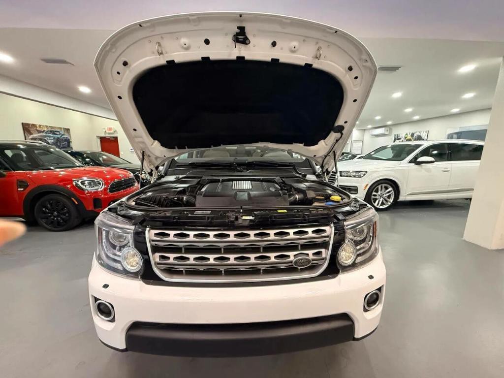 2016 Land Rover LR4 Image 42