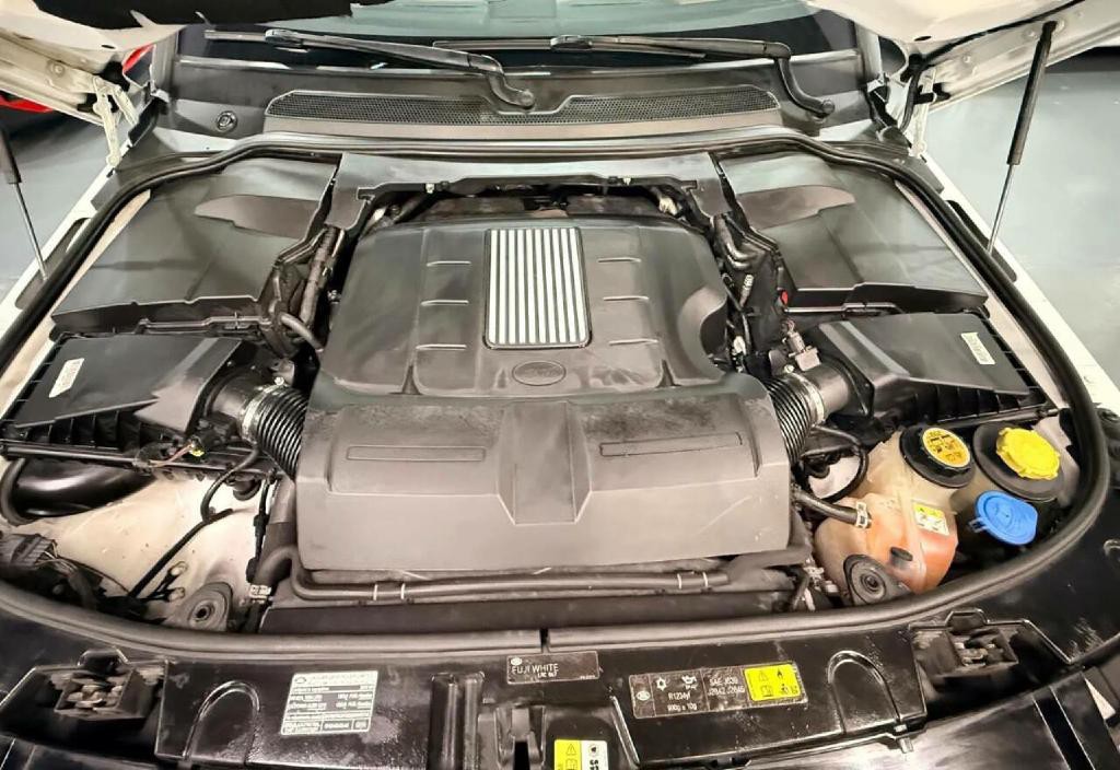 2016 Land Rover LR4 Image 43