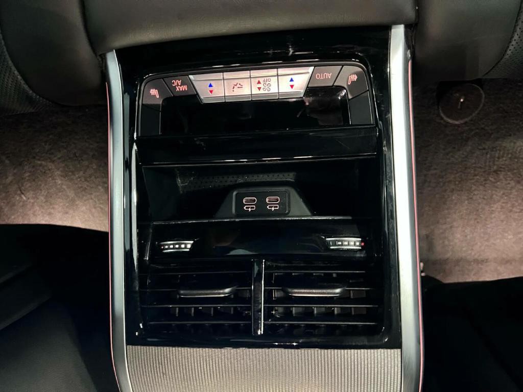 2020 BMW 8 Series Image 16