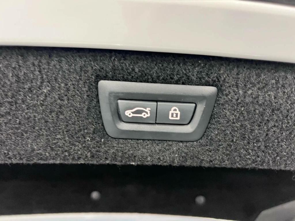 2020 BMW 8 Series Image 40