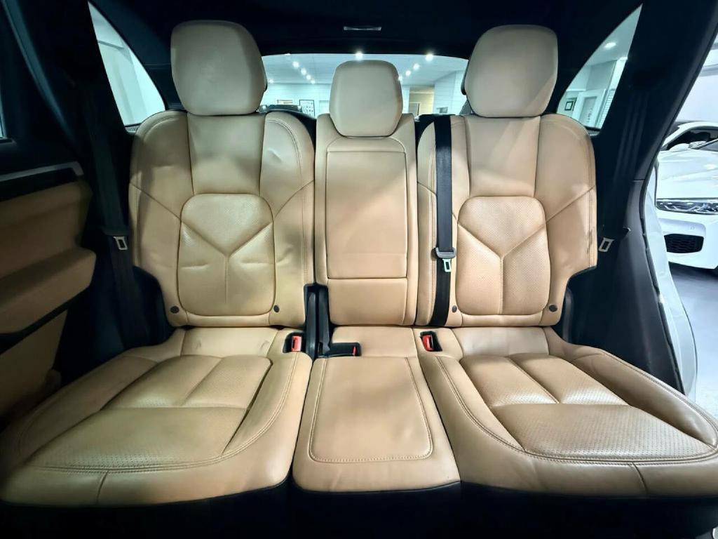 2018 Porsche Cayenne Image 18