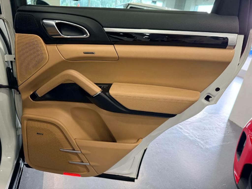 2018 Porsche Cayenne Image 38