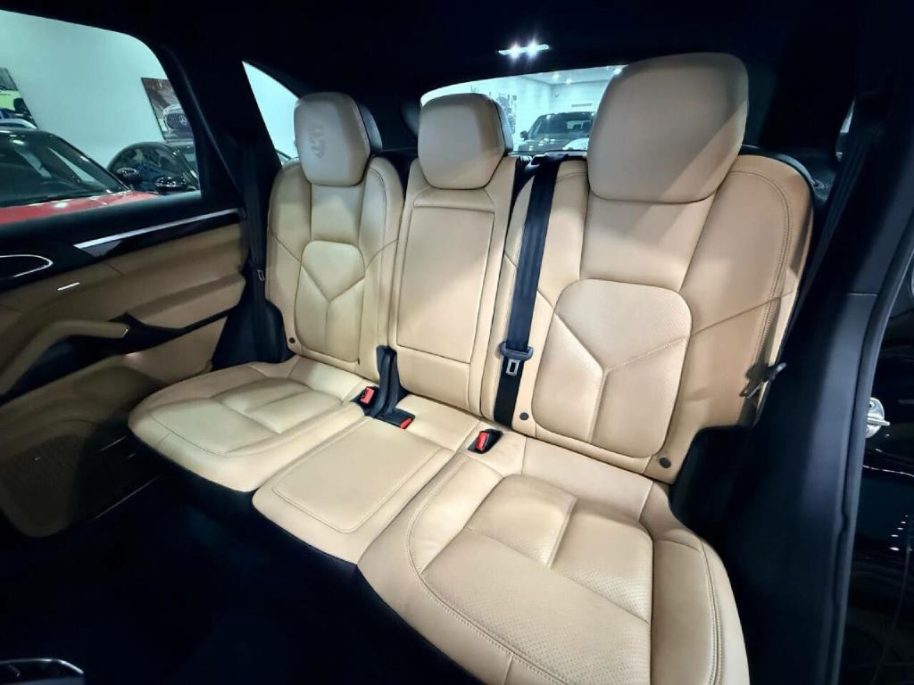 2017 Porsche Cayenne Image 13