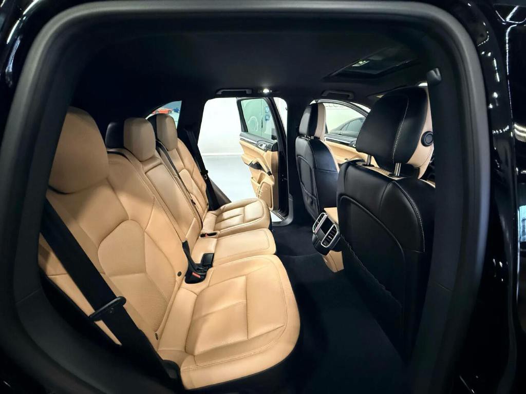 2017 Porsche Cayenne Image 14