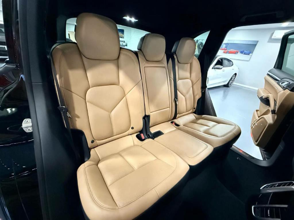 2017 Porsche Cayenne Image 17