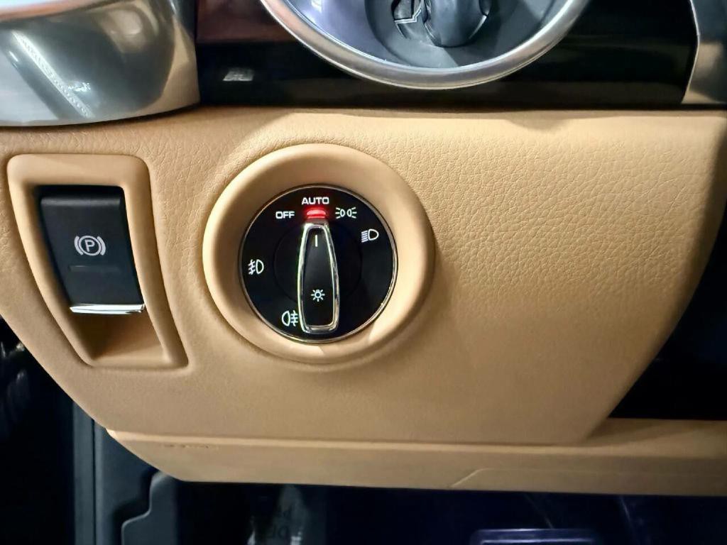 2017 Porsche Cayenne Image 30