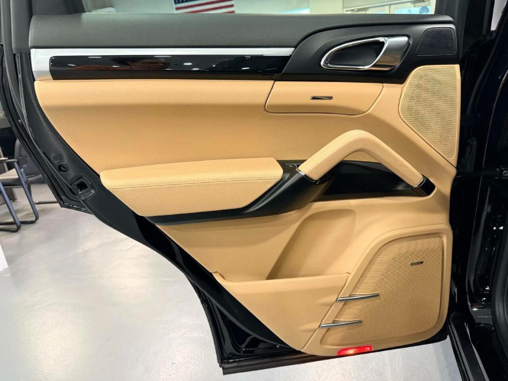 2017 Porsche Cayenne Image 33