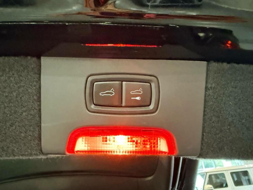 2017 Porsche Cayenne Image 40