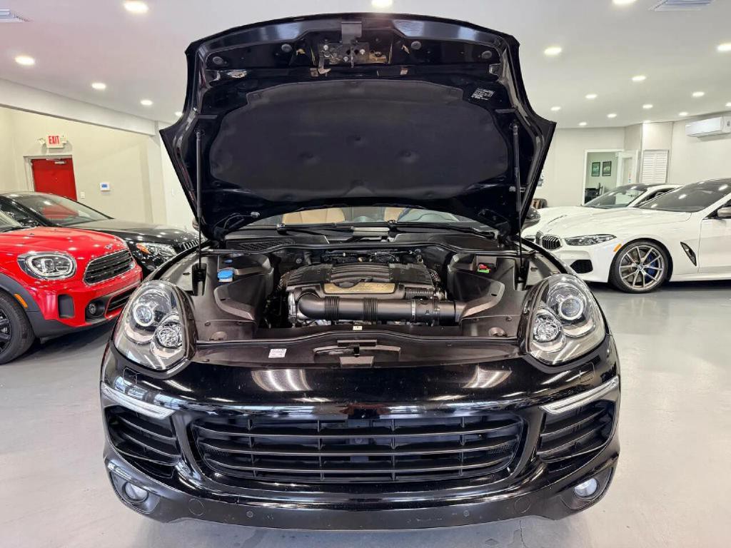2017 Porsche Cayenne Image 45